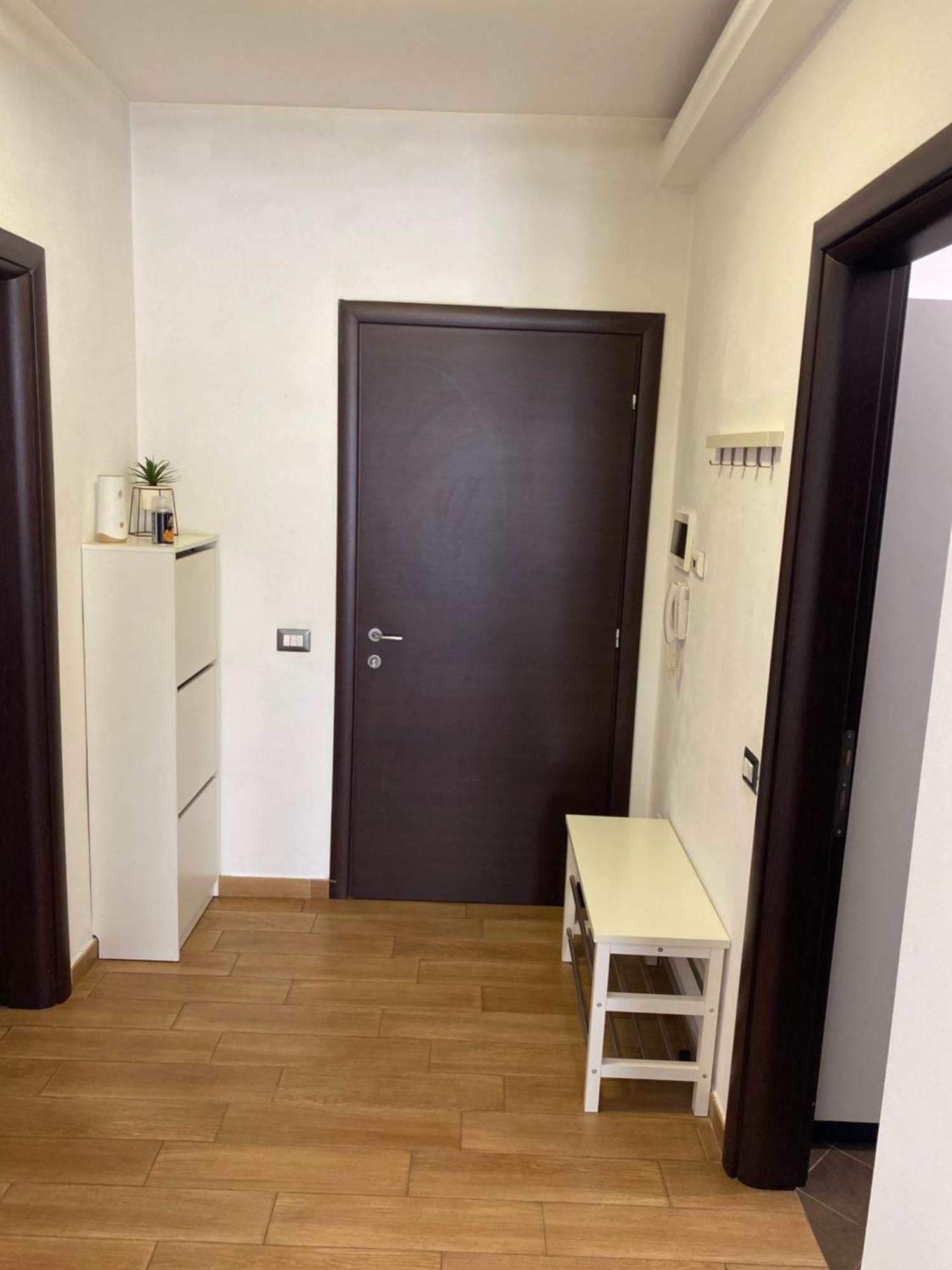 Royal Suite Unirii-2 Bdr Apartment Bucarest Esterno foto